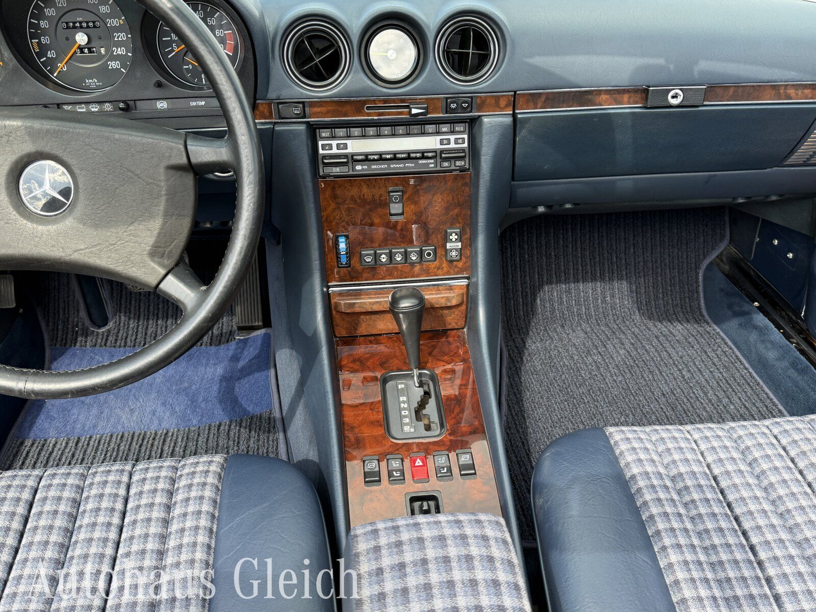 Fahrzeugabbildung Mercedes-Benz 560 SL Klima/Sitzhzg./Radio MB - Exquisit -