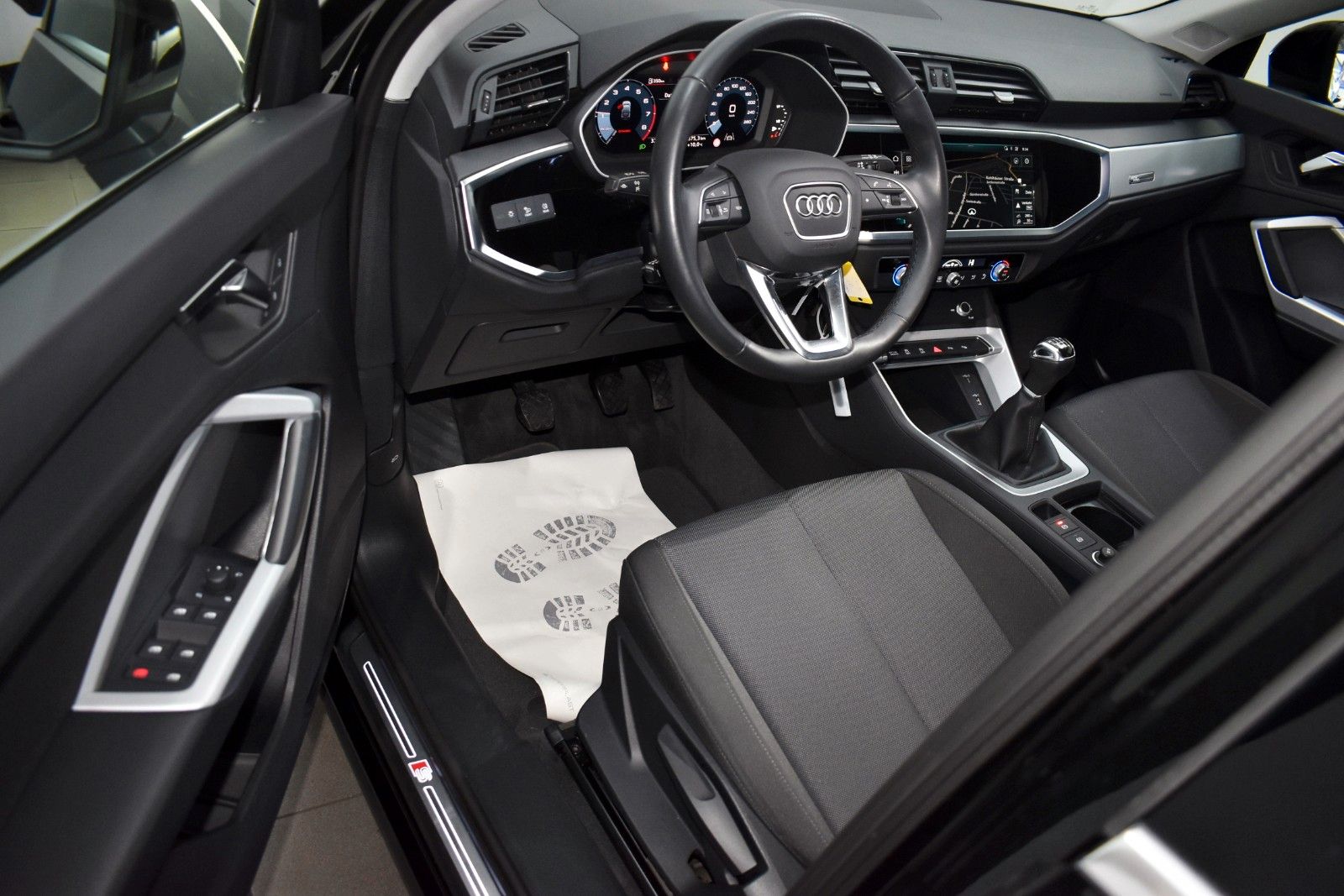 Fahrzeugabbildung Audi Q3 Sportback 35 TFSI S line,Navi,LED,Carplay