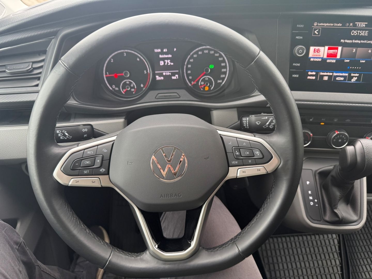 VW T6 Caravelle Comfortline Navi LED Musikstreaming - Image 12