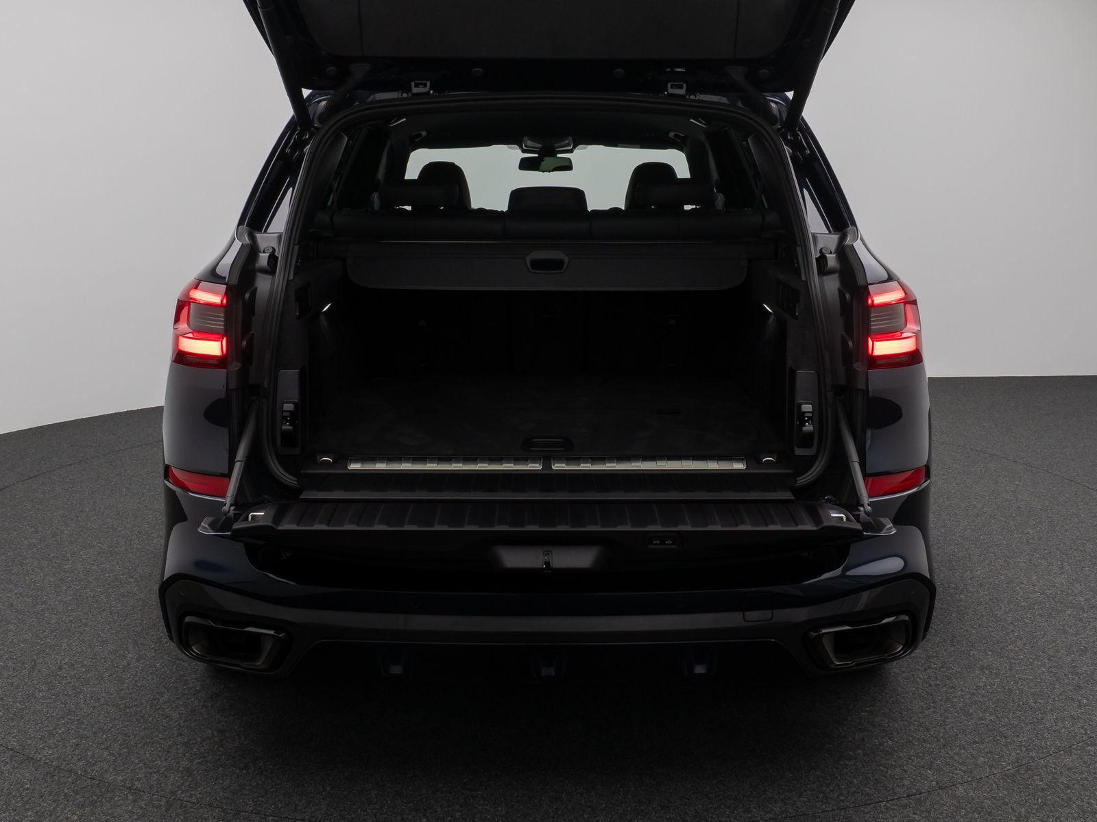 Fahrzeugabbildung BMW X5 xD45e M Sport 360°Laser HUD DAB HiFi Komfort