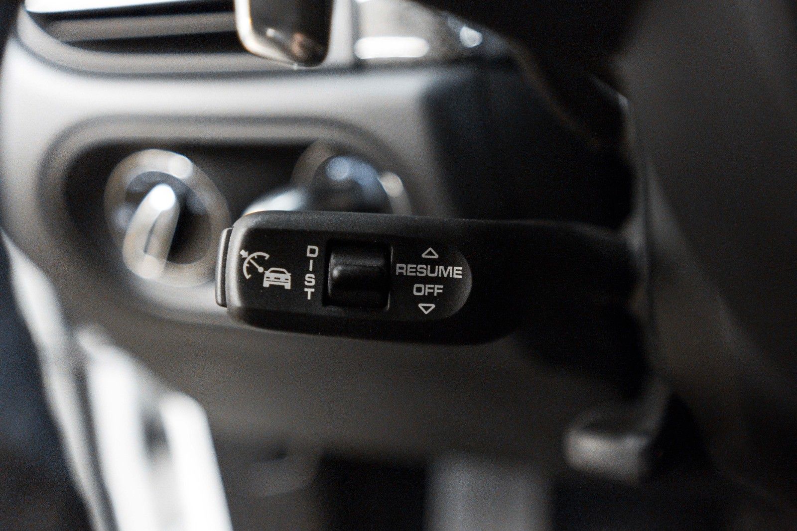 Fahrzeugabbildung Porsche Macan 2.0L ACC BOSE PANO PDLS KAM LED CARPLAY