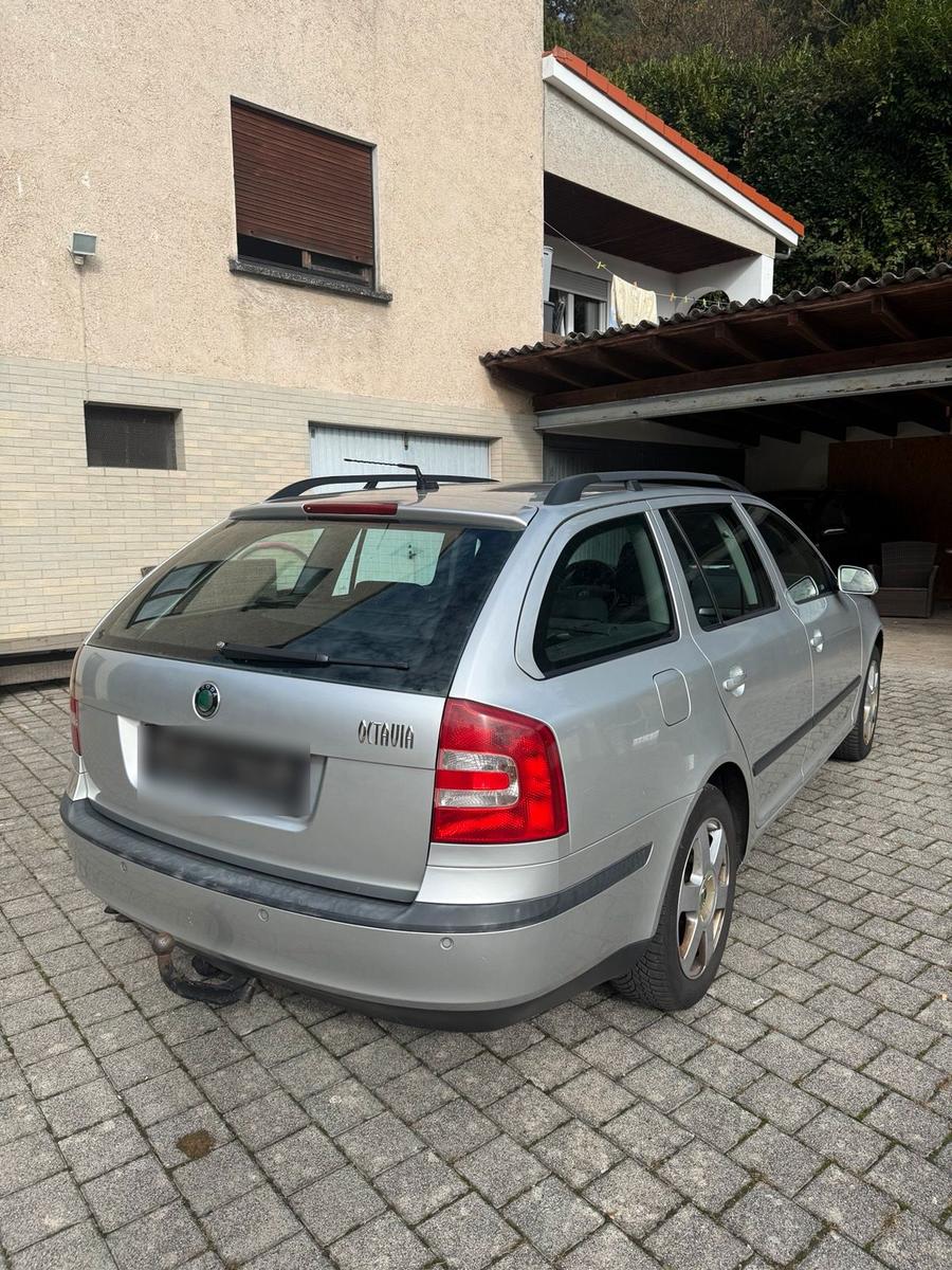 Skoda Octavia 2005 — engine 140 HP (103kW)