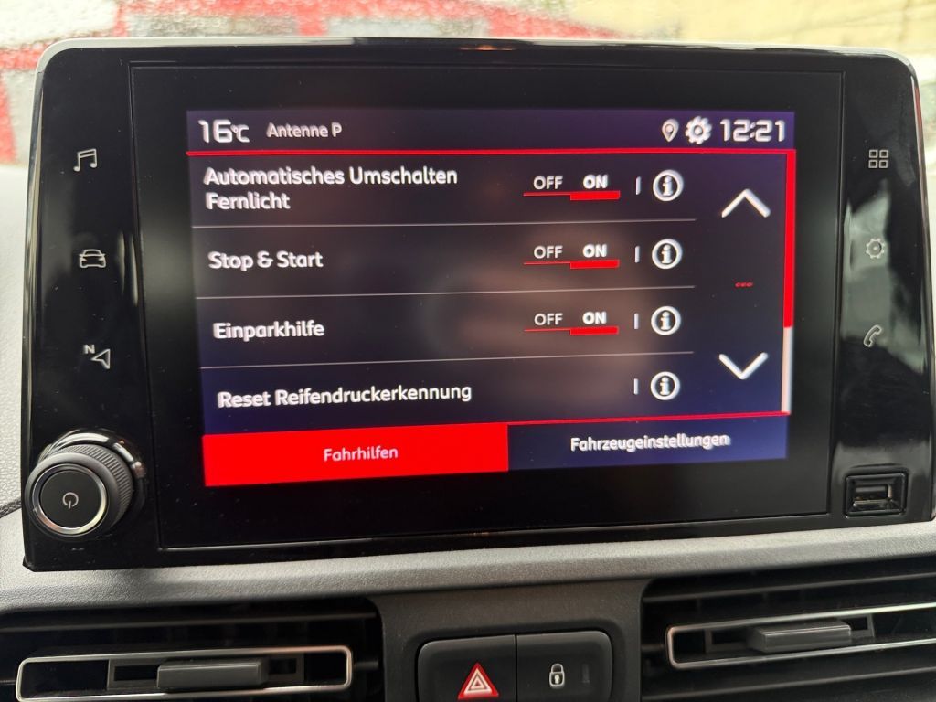 Fahrzeugabbildung Citroën Berlingo MPV M PureTech 110 FEEL