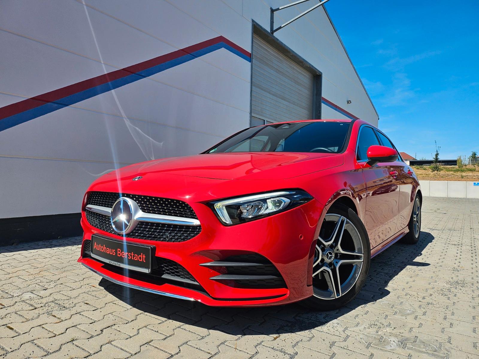 Mercedes-Benz A 180 AMG-LINE*NAVI*KAMERA*PDC*LEDERSITZE*LED