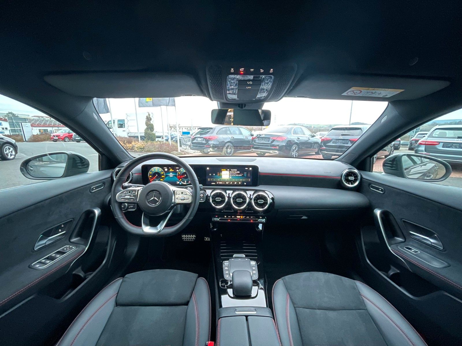 Fahrzeugabbildung Mercedes-Benz A 180 AMG+LED+IHC+RFK+TotWinkel+SFIntegration