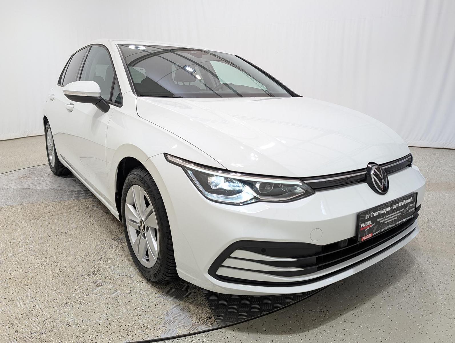 Volkswagen Golf 1.5 TSI Life DCC Fahrwerk AHZV Standhzg., миниатюра 6