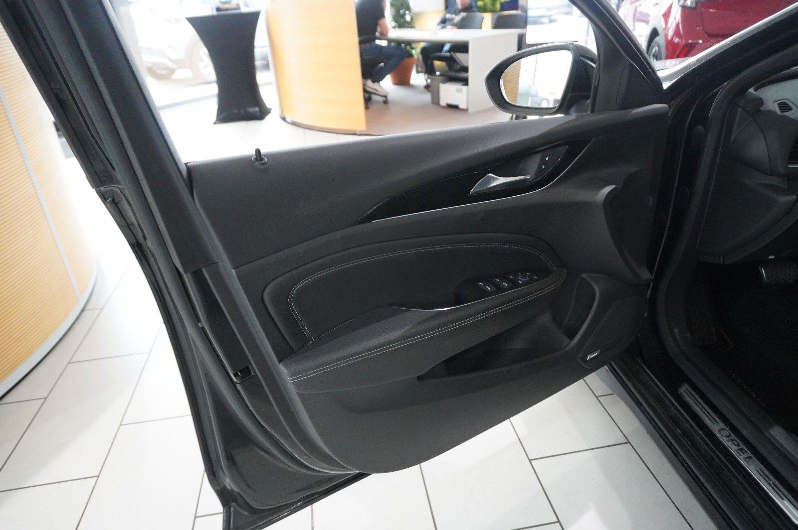Fahrzeugabbildung Opel Insignia B ST 2.0T INNOV. 4X4 NAVI/OPC/KAMERA