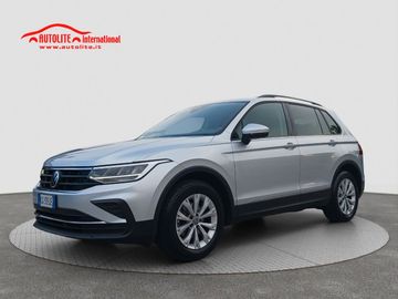 Volkswagen Tiguan - 1