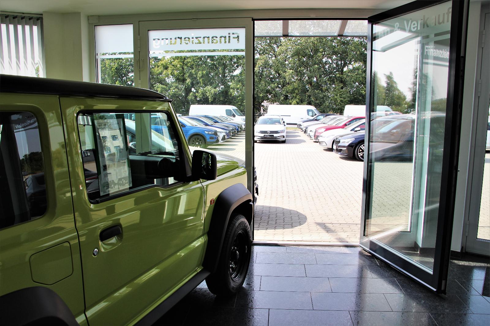 showroom-image-top