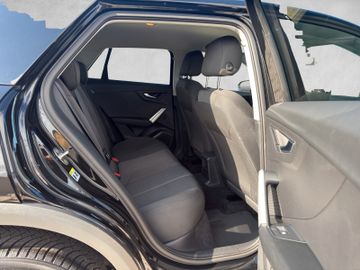 Audi Q2 35 TFSI basis 7-Gang S tronic|Kamera|Navi|LED