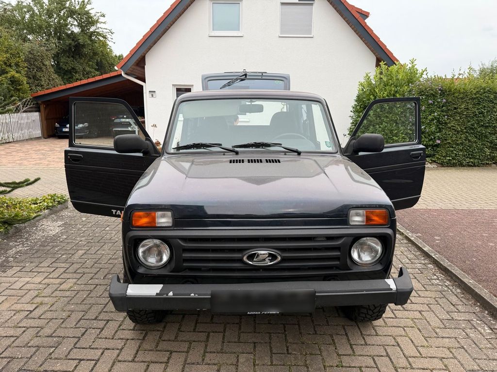 Image of Lada Taiga