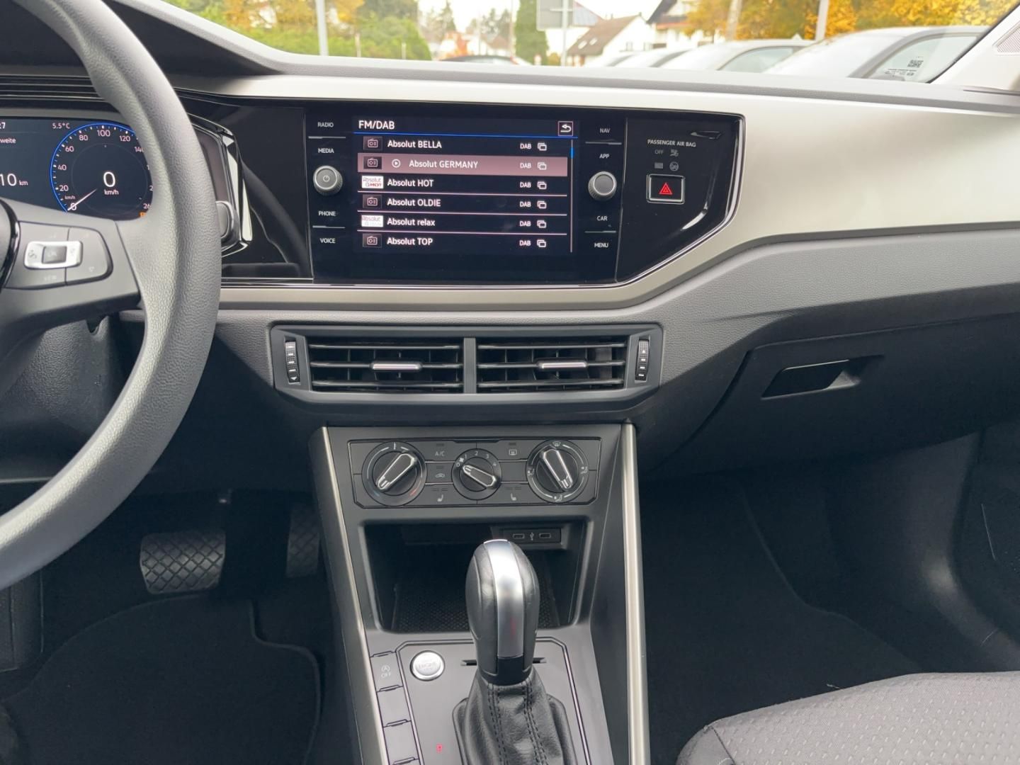 Fahrzeugabbildung Volkswagen Polo Comfortline ,DSG,Keyless,GJR,Klima,Navi,uvm