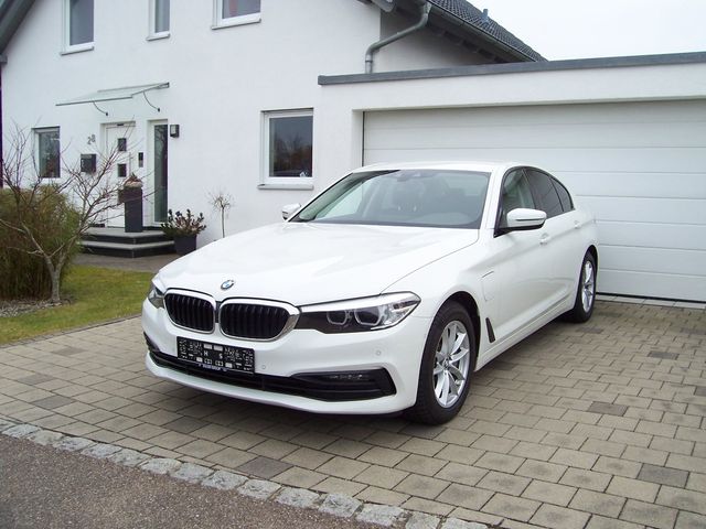 BMW 530e Sport Line Kamera/Rollo/Sportsitze/LIVE/18"