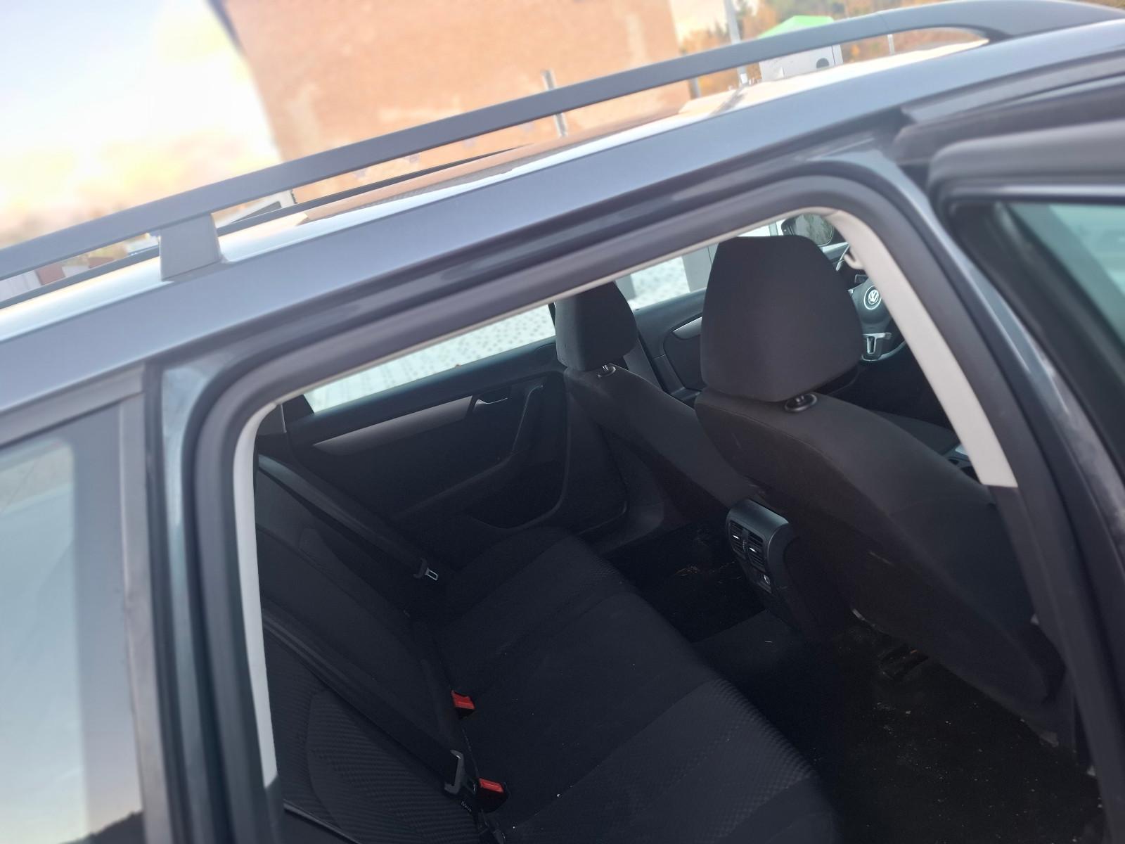 Volkswagen Passat 2011 — photo 23