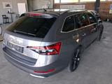 Skoda Superb Combi 4x4 Laurin & Klement AHK/StHz/Pano - Skoda: Klement Laurin