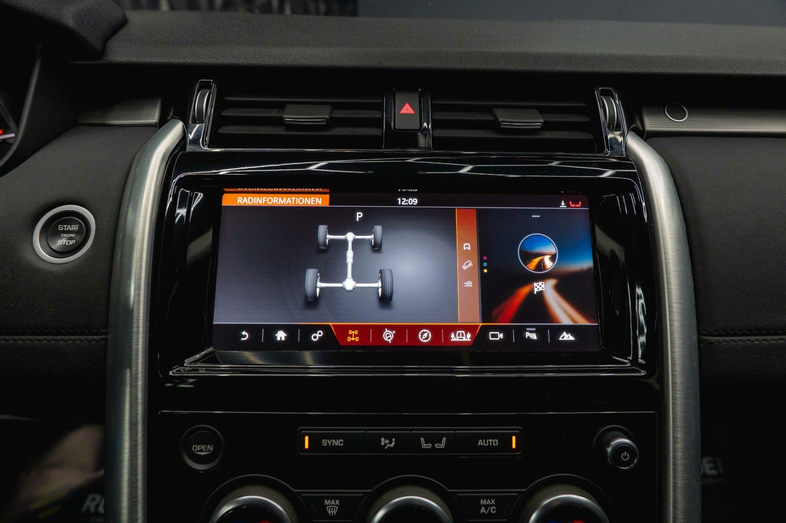 Fahrzeugabbildung Land Rover Discovery 5 2.0 TD SD4 HSE BLACK 4x4 *AHK*LED*