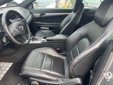 Mercedes E 220 - 9