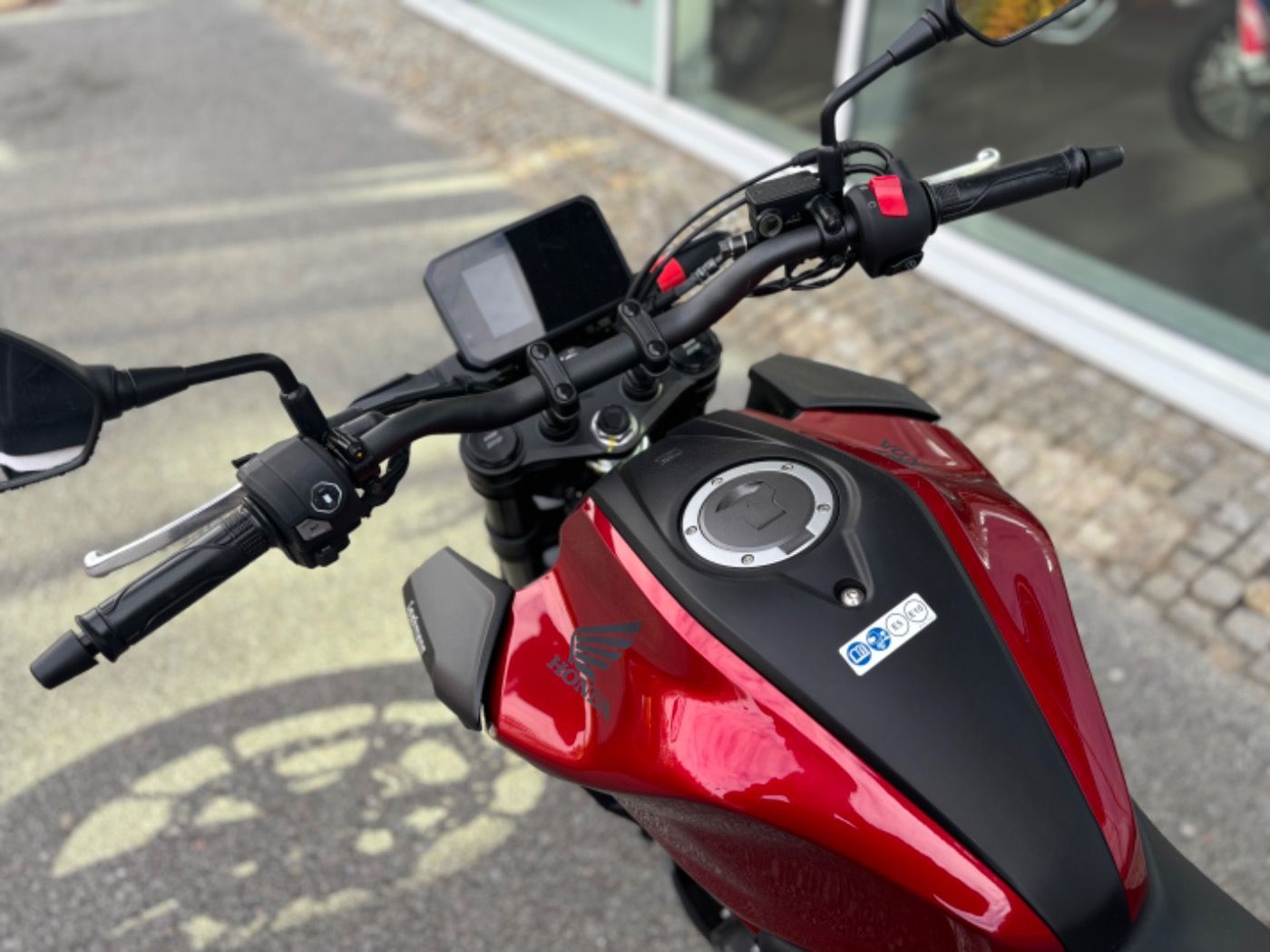 Fahrzeugabbildung Honda CB 125 R 2025