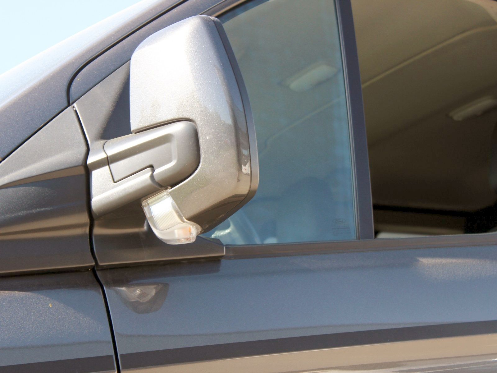 Fahrzeugabbildung Ford Transit Custom 320 L1 Sport 2,0 TDCi