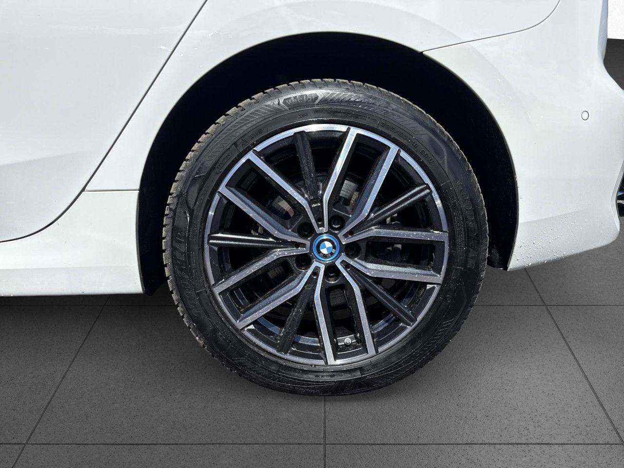 BMW 230e xDr AT M SPORT AdLED,Pano,H/K,Kam,St+G,18"