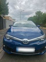 Toyota Auris bj 09/2016 - Toyota Auris Gebrauchtwagen in Frankfurt