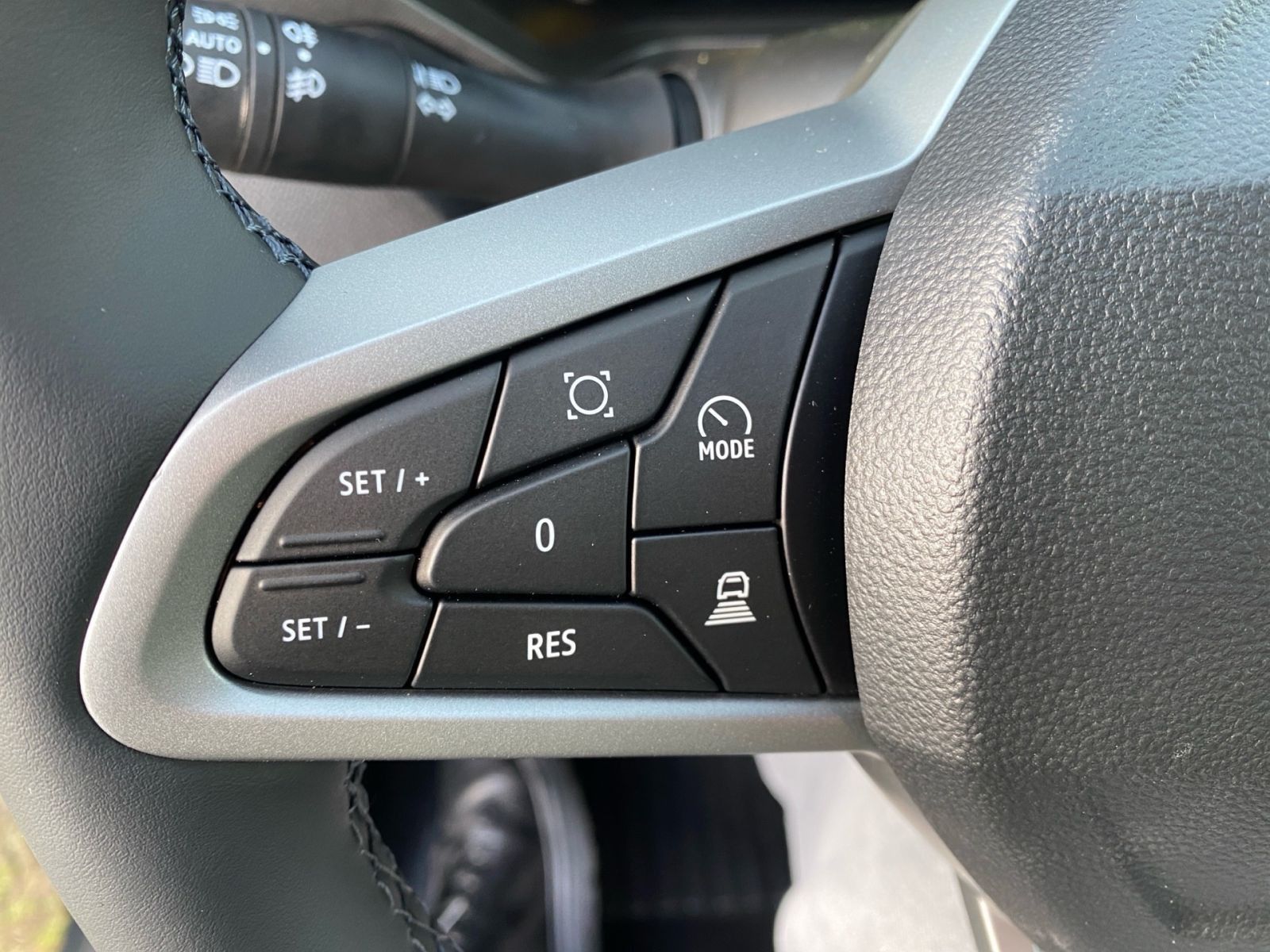 Fahrzeugabbildung Dacia Bigster 1.8 E-TECH Hybrid 155 Journey *Glasdach*