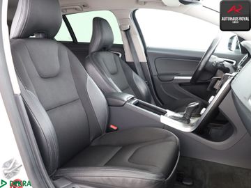 Volvo V60 Cross Country - 12