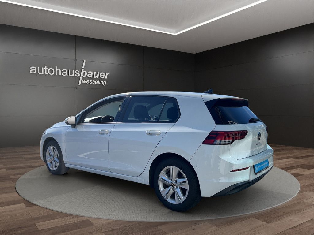 Volkswagen Golf VIII 1.5l TSI Life Licht Sicht SHZ ACC NAV foto 3