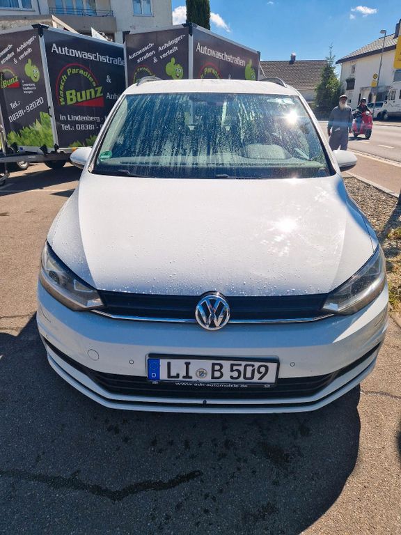 Image of Volkswagen Touran