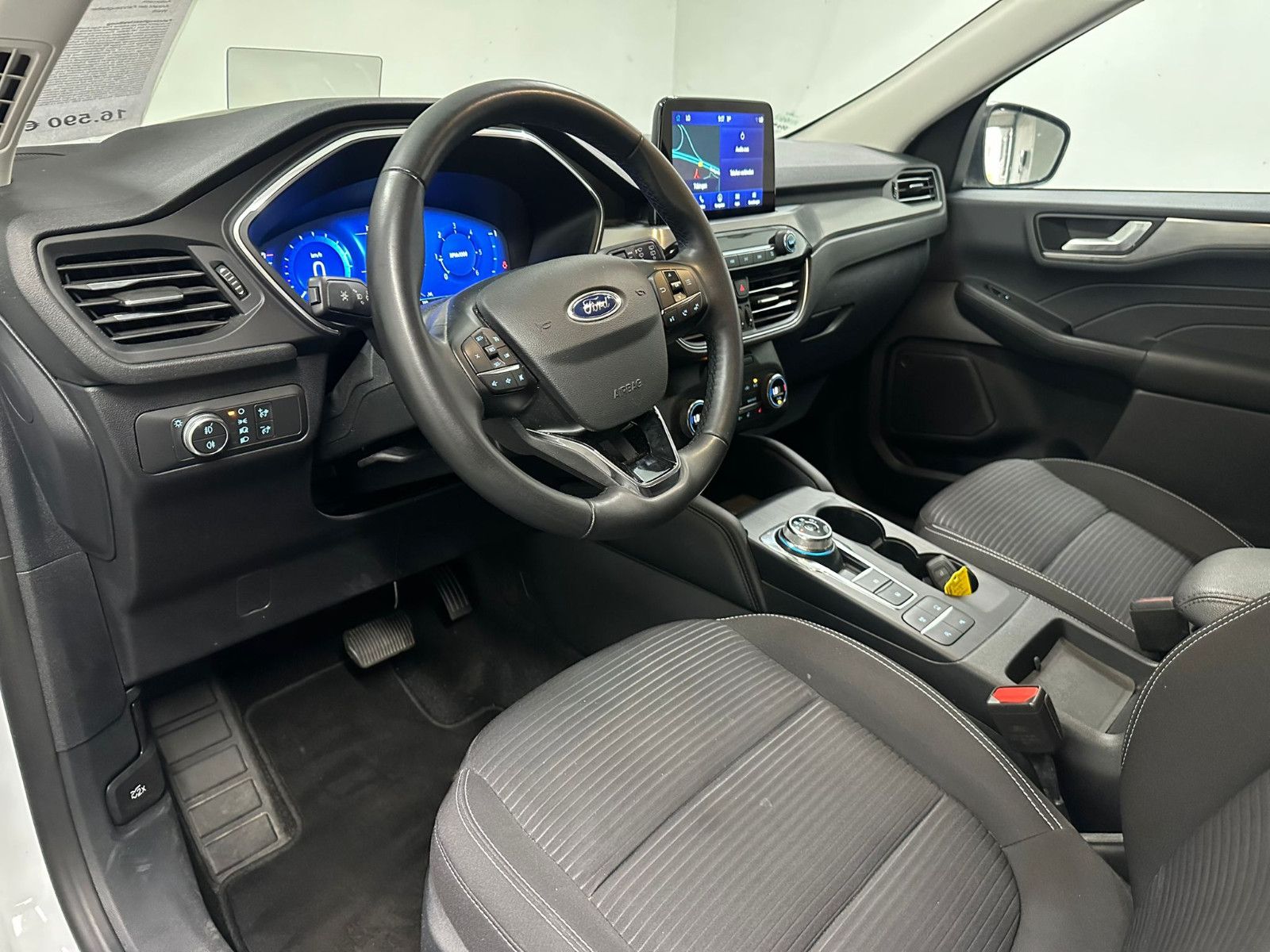 Fahrzeugabbildung Ford Kuga 2.0 4 x 4 EcoBlue Titanium AHK*WINTER-PA