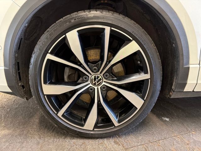 Fahrzeugabbildung Volkswagen T-Roc 2.0 TSI R-LINE 4MOTION "BLACK STYLE" LED-M