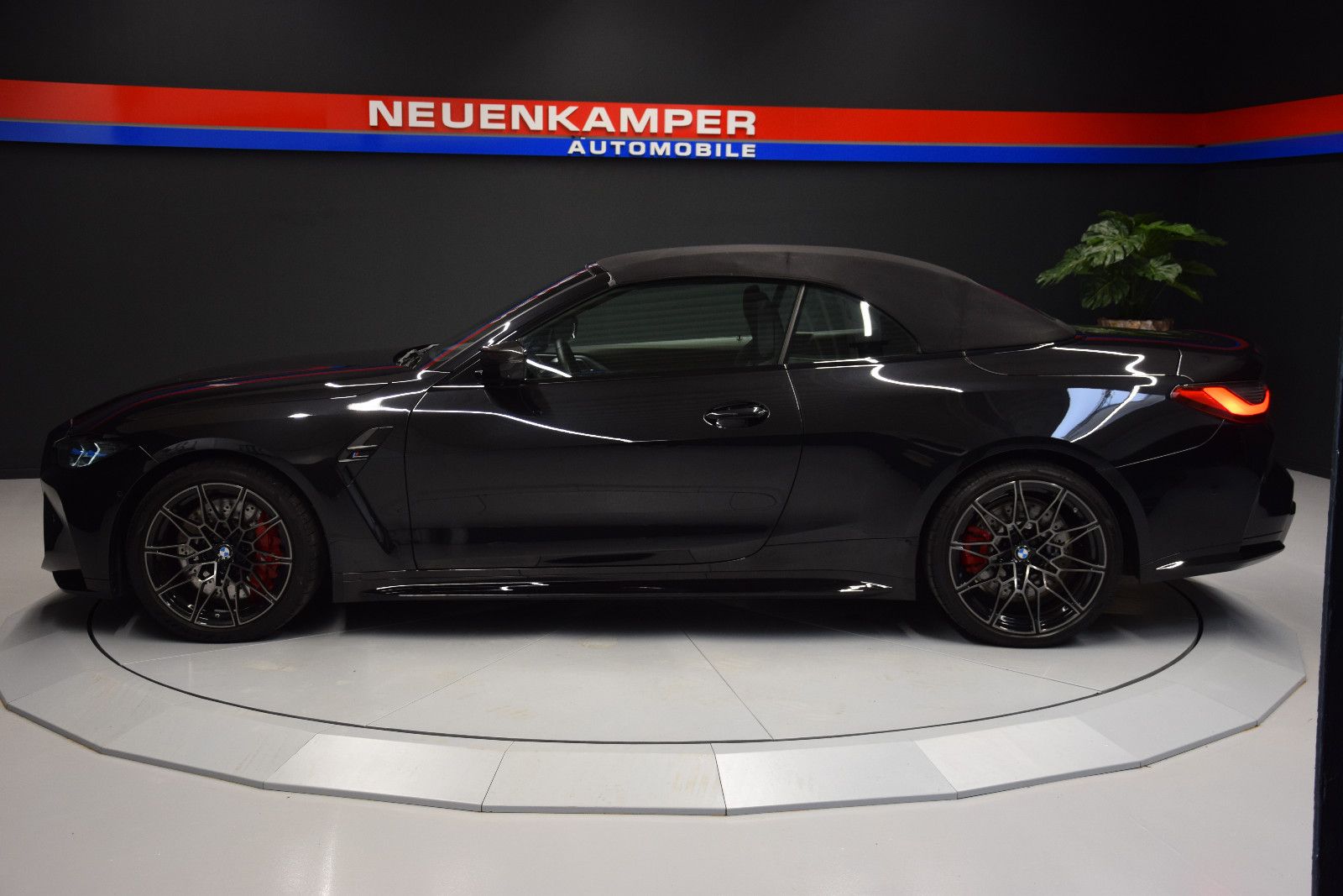 Fahrzeugabbildung BMW M4 Cabrio xDrive Competition ACC 360° H&k Leder