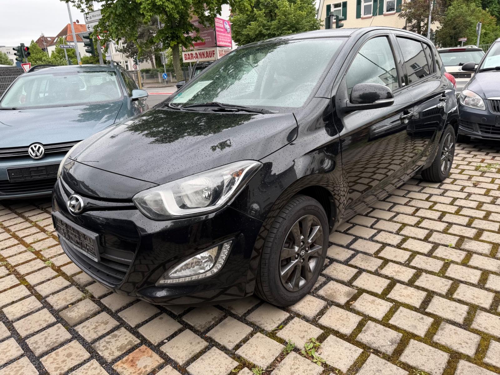Hyundai i20 PDC Tempomat Sitzheizung 1.HD!