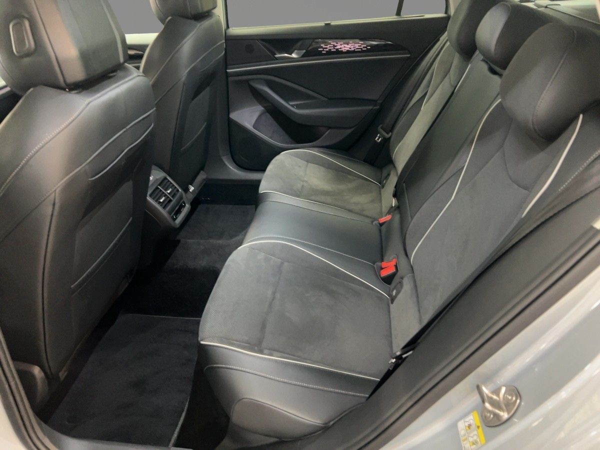 Volkswagen Passat Variant - Bild 10