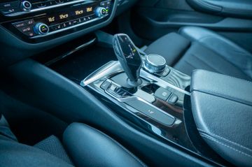 Fahrzeugabbildung BMW 520d Touring Sport Line HUD|LED|SHZ|NAVI|SPUR
