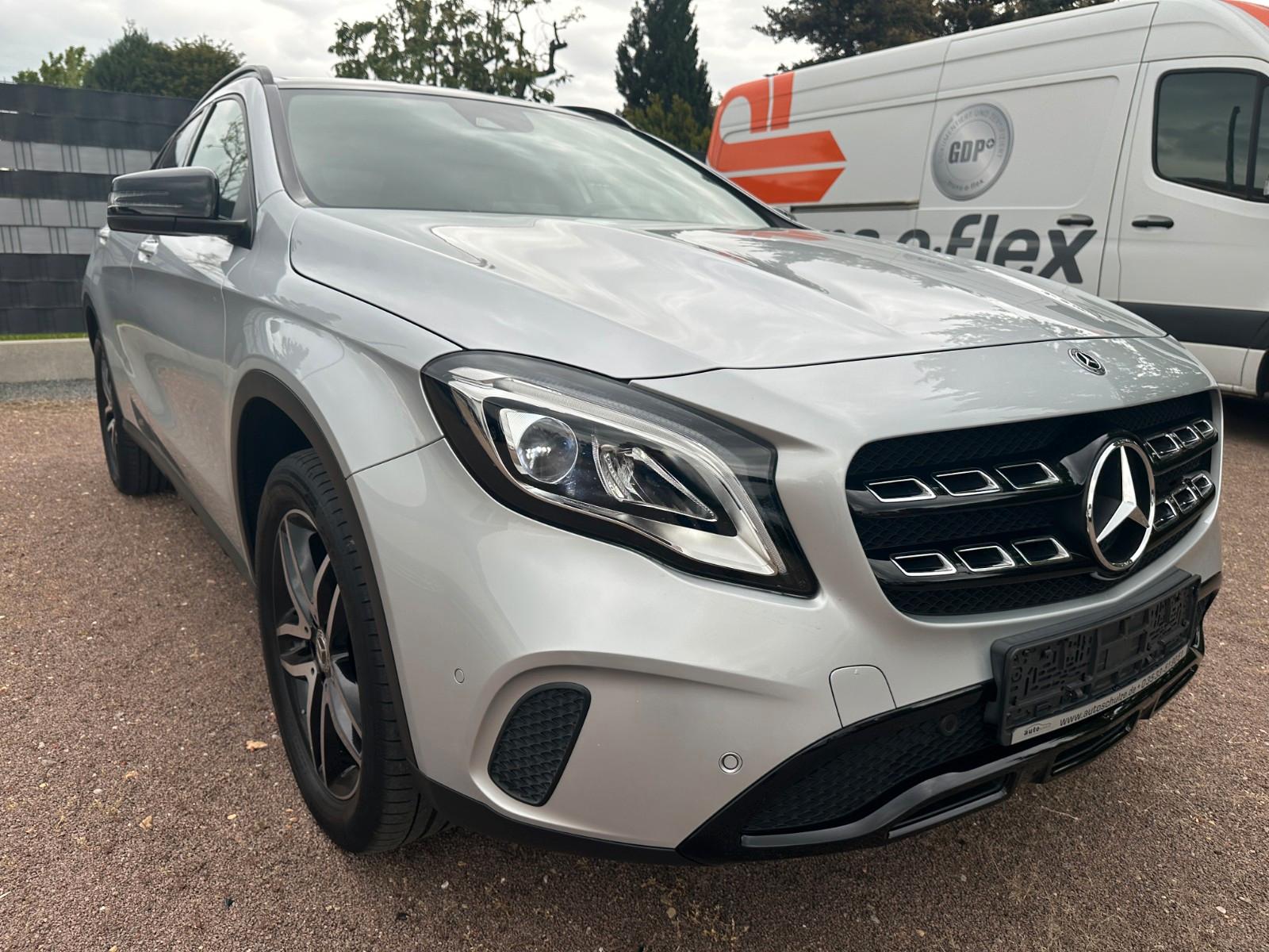Mercedes-Benz GLA 200 Panorama Night Paket Winterr.