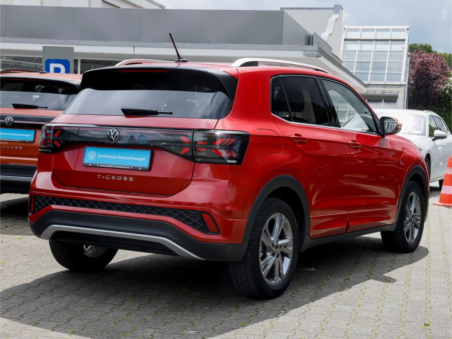 Volkswagen T-Cross R-LINE TSI DSG NAVI AHK RFK IQ.DRIVE foto 2