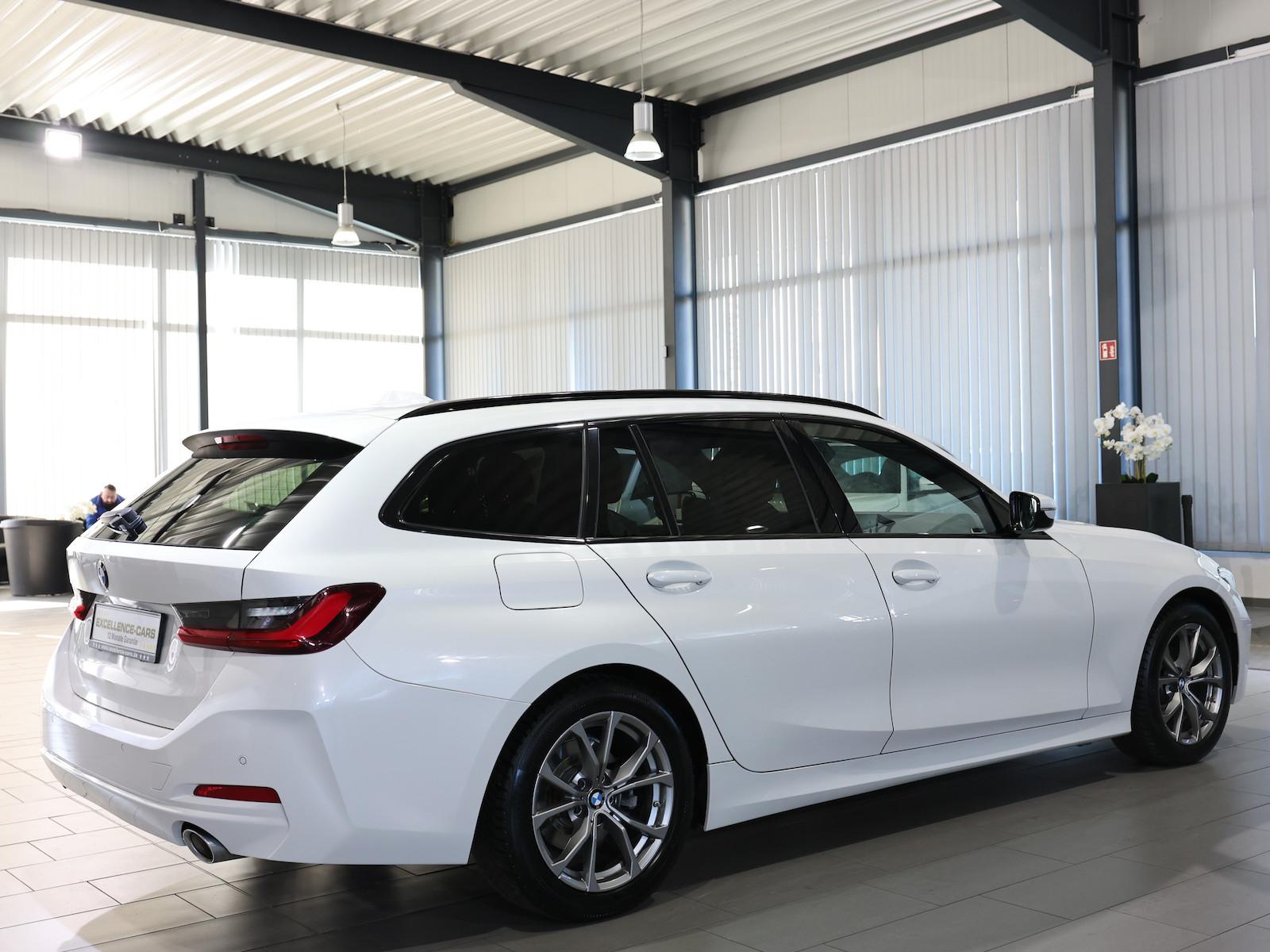 BMW 318d Touring SPORT WHITE & BROWN / CURVED+HUD