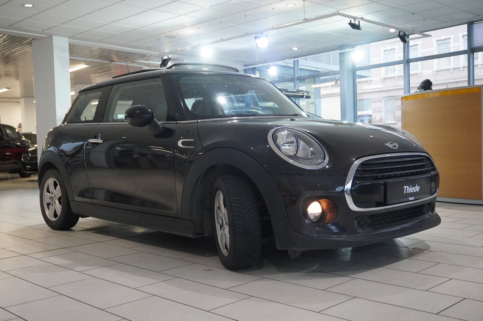 Fahrzeugabbildung MINI COOPER 1.5 3-TÜR PANO./SHZ/KLIMA/BT