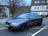 Volvo S60 2.5T AWD - Volvo S60: 2.5