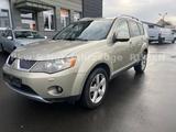 Mitsubishi Outlander 2.0 DI-D Intense 7 Sitze Klima - Mitsubishi: Gold