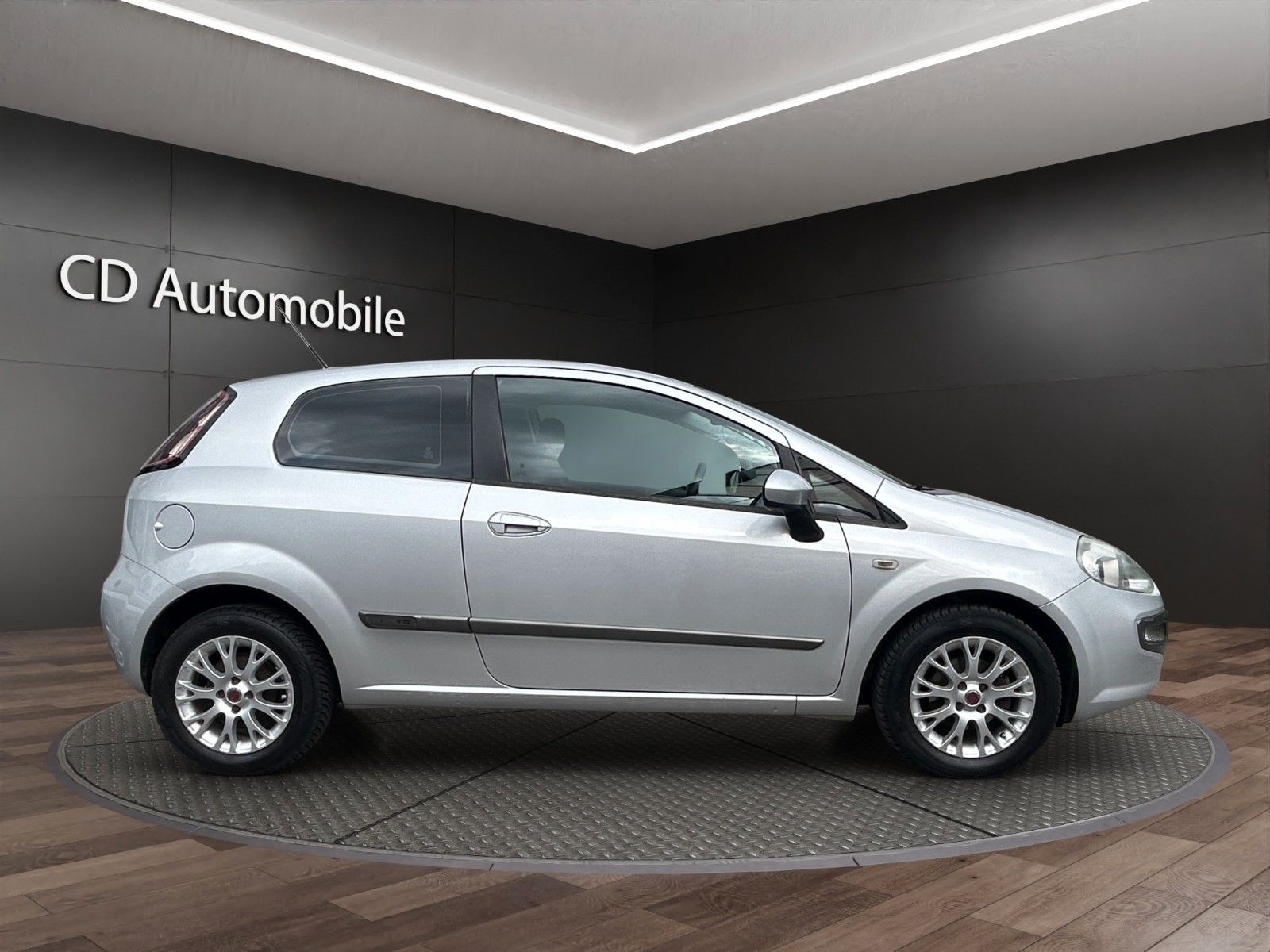 Fahrzeugabbildung Fiat Punto Evo Dynamic Klima  Zahnrimmen neu/