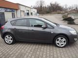 Opel Astra 1.4 Turbo Edition 103kW Edition - Opel Astra aus 2011: Turbo