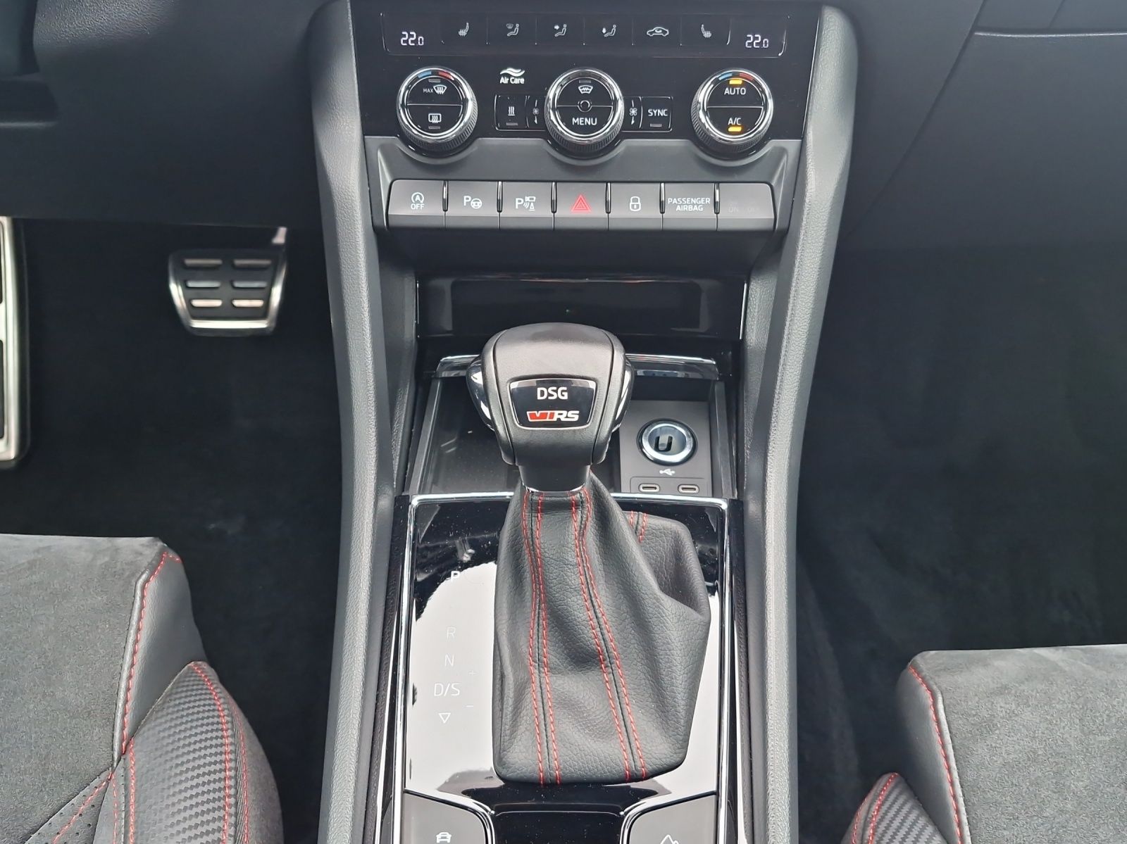 Fahrzeugabbildung SKODA Kodiaq RS 2.0 TDI 4x4 DSG AHZV STANDHZG DCC PANO