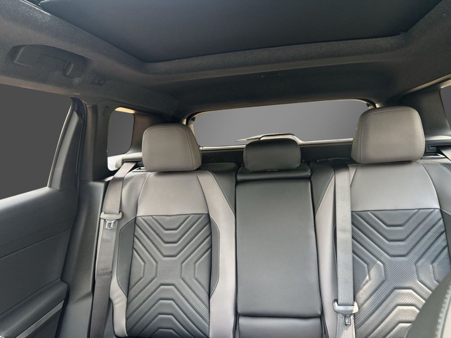 Fahrzeugabbildung Jeep Compass MY26 FIRST EDITION E-HYBRID PANO VOLL