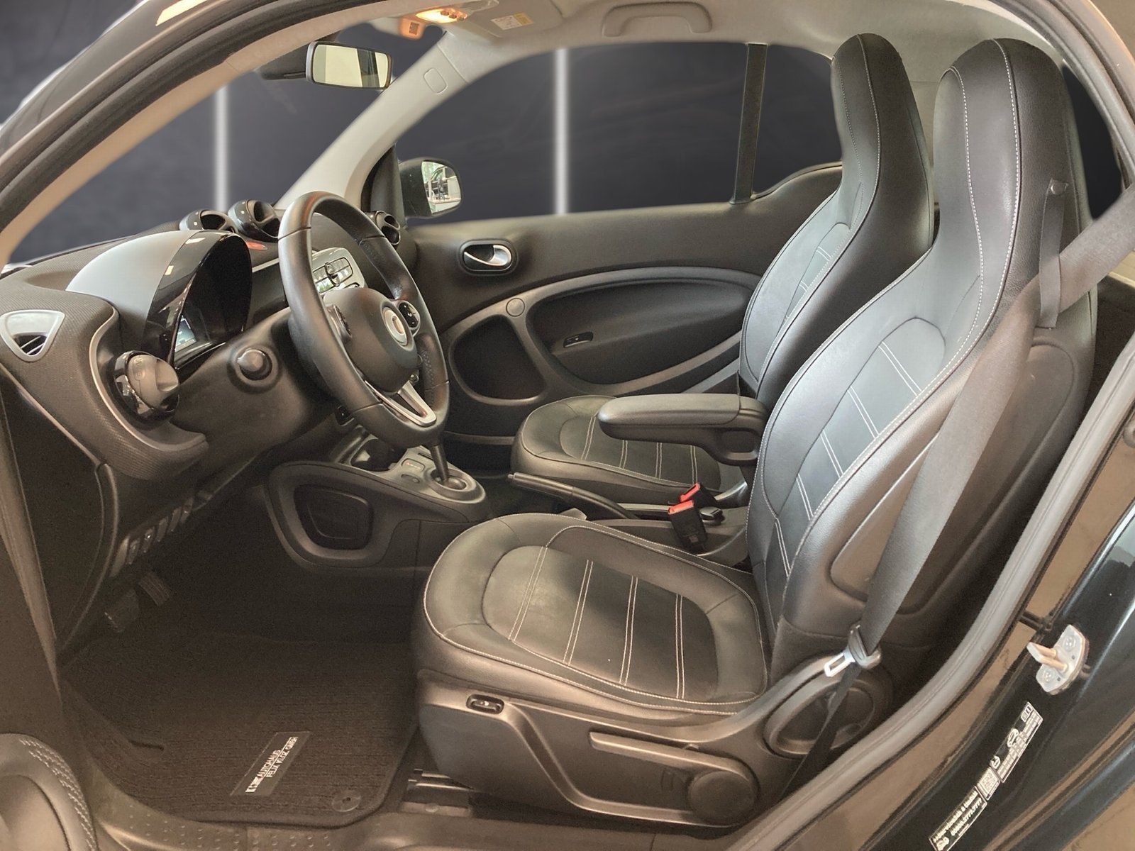 Fahrzeugabbildung Smart fortwo coupe*prime*Automat*Pano*SHZ*Cool&Audio*