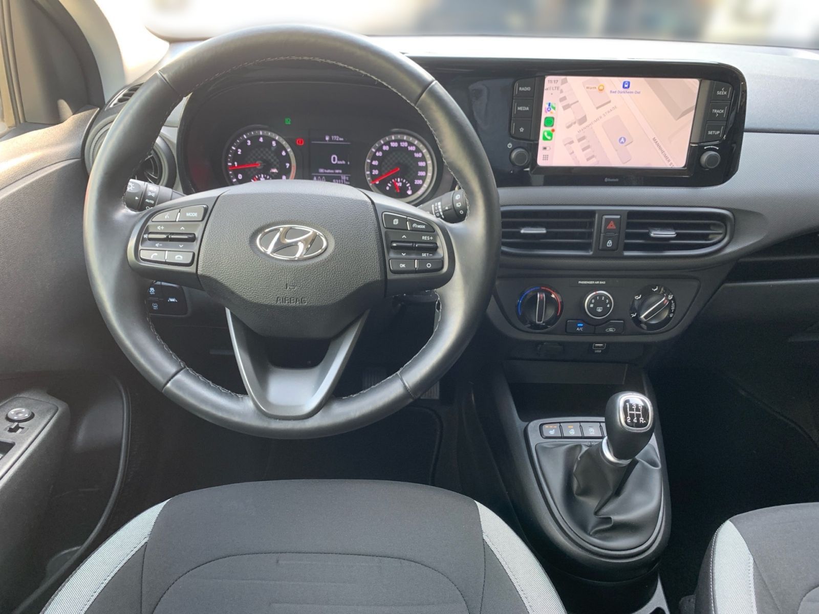 Fahrzeugabbildung Hyundai i10 1.2 Trend 1 Hand Allwetter