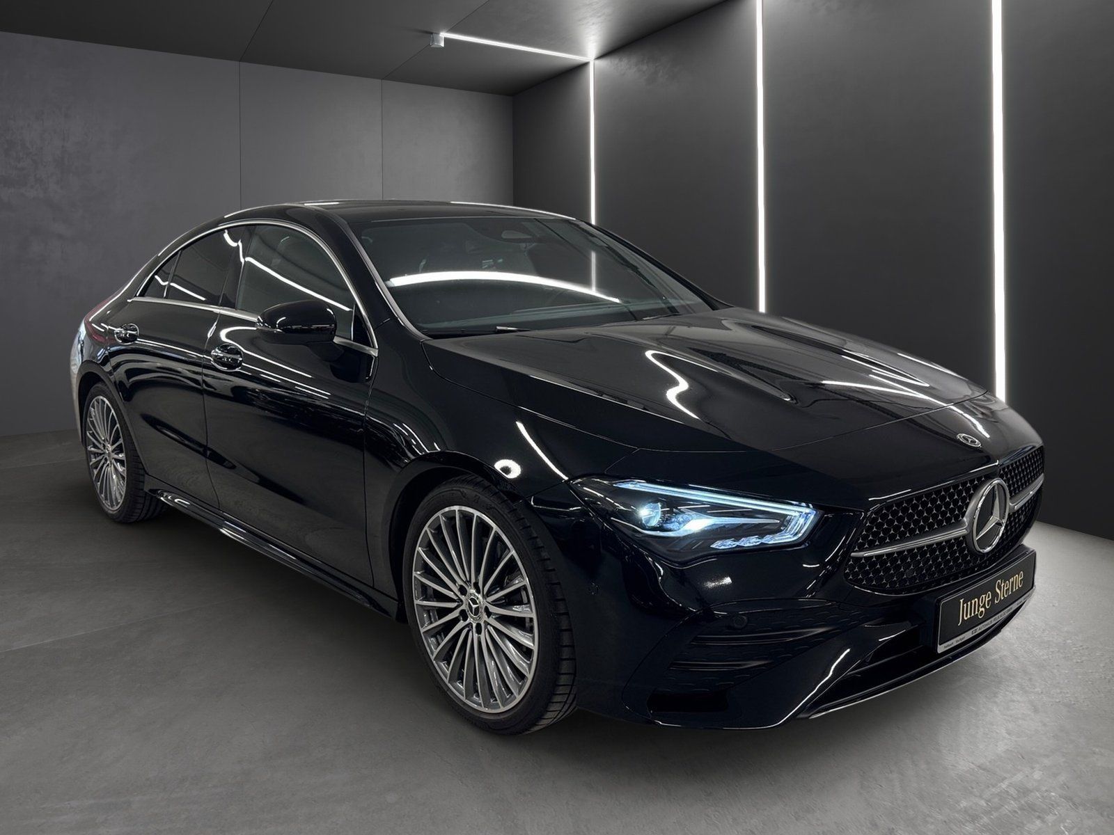 Fahrzeugabbildung Mercedes-Benz CLA 200 AMG Line*Totwinkel*Kamera*LED*19"*MBUX*