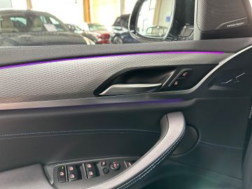 Fahrzeugabbildung BMW X3 xD20d M Sport Panora Kamera HUD H/K AHK 19"