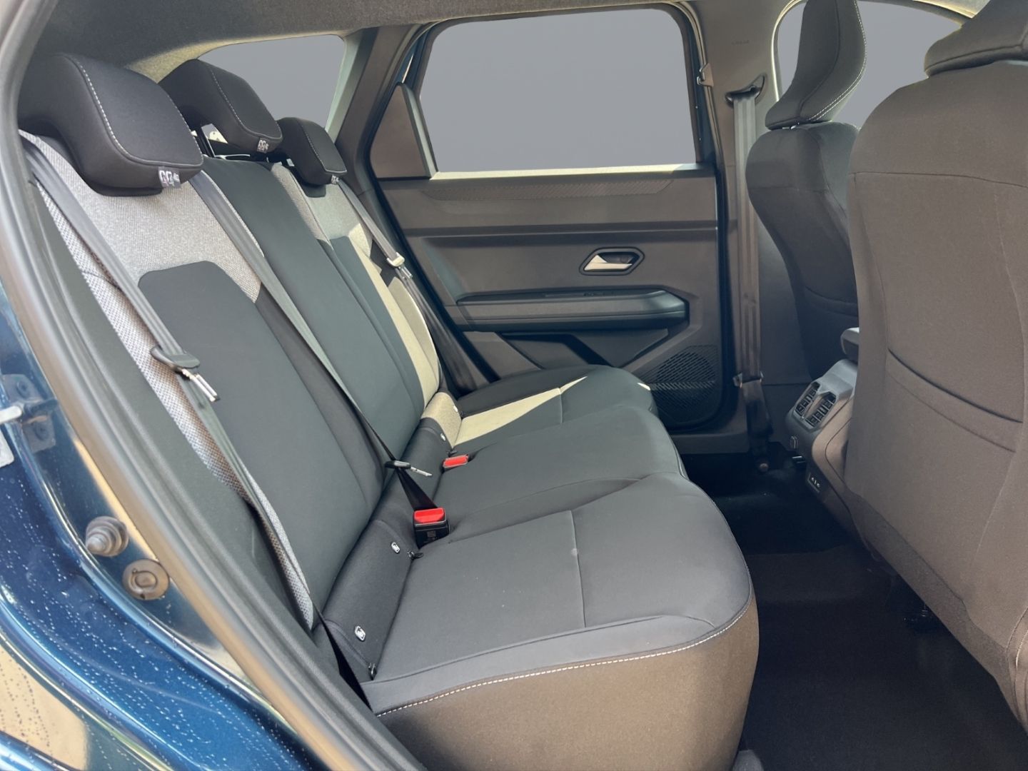 Fahrzeugabbildung Dacia Bigster Hybrid 155 Journey 1.8 E-TECH PDCv+h LED